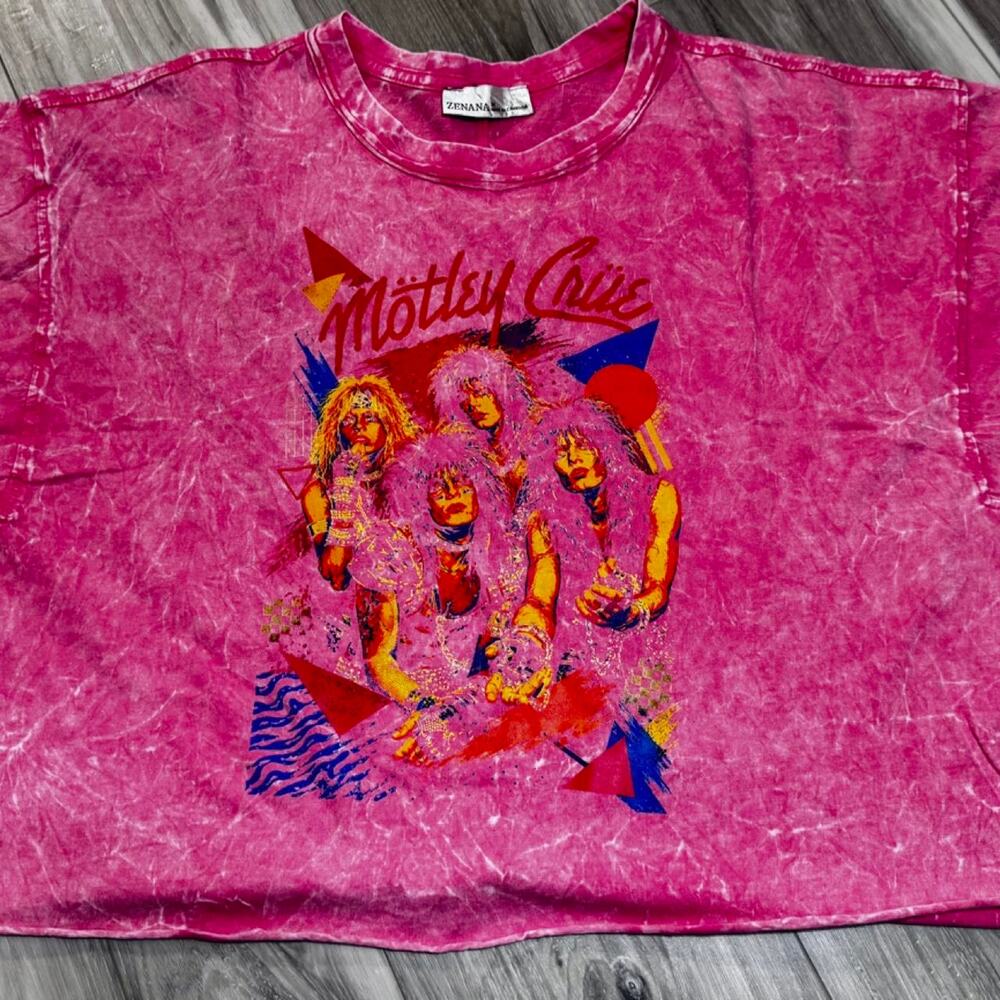 Zenana mineral wash crop with custom graphic